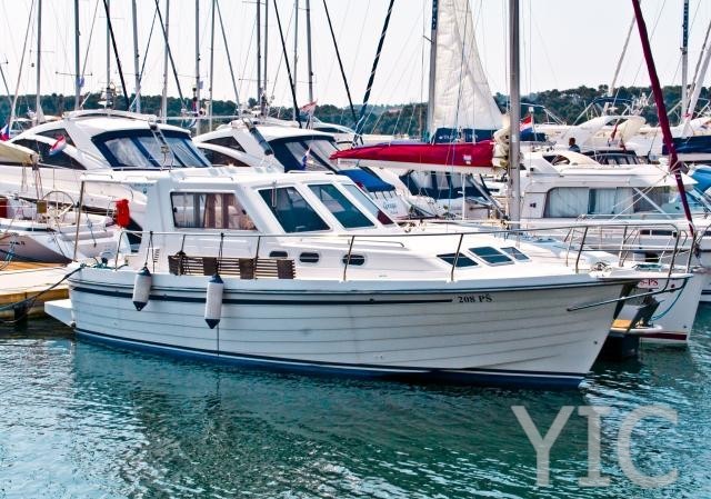 adria v 1002 motor yacht in croatia charter on yachtsincroatia