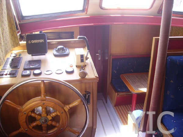 cruiser 1090 motor yacht in croatia charter on yachtsincroatia