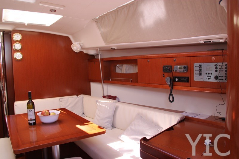 oceanis 43   sailing yacht in croatia   charter on yachtsincroatia