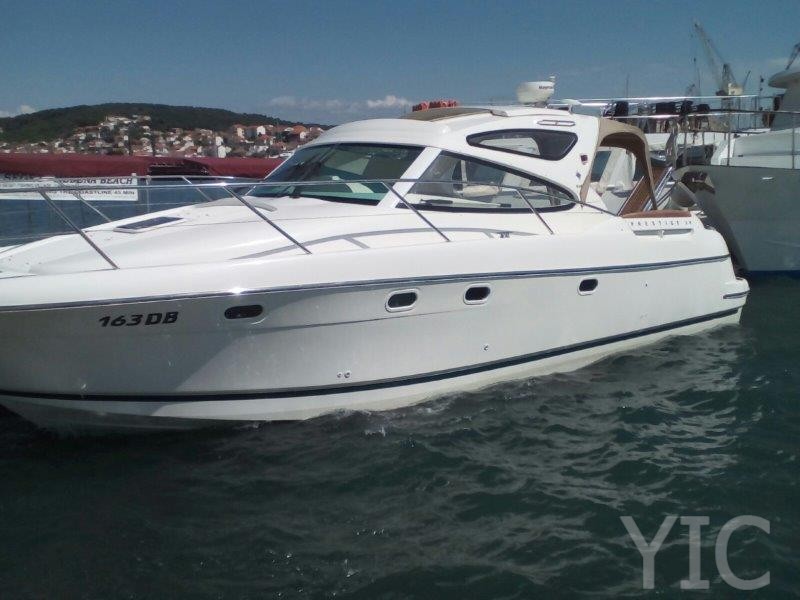 rent a boat in trogir jeanneau prestige 34