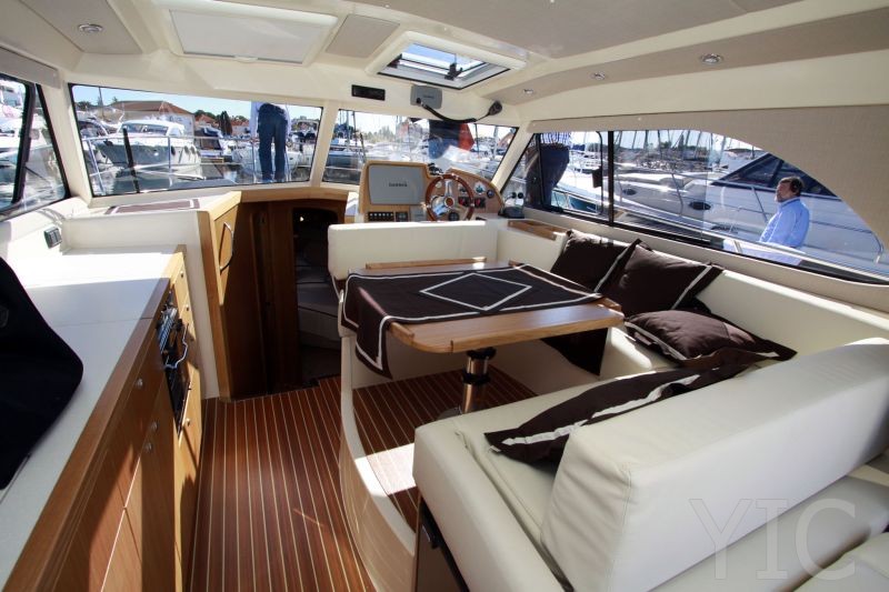 yacht 4